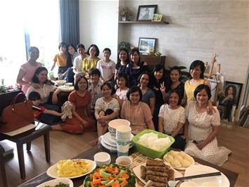 Tổ nữ công đã tổ chức liên hoạn gặp mặt các chị chuẩn bị vào năm học mới